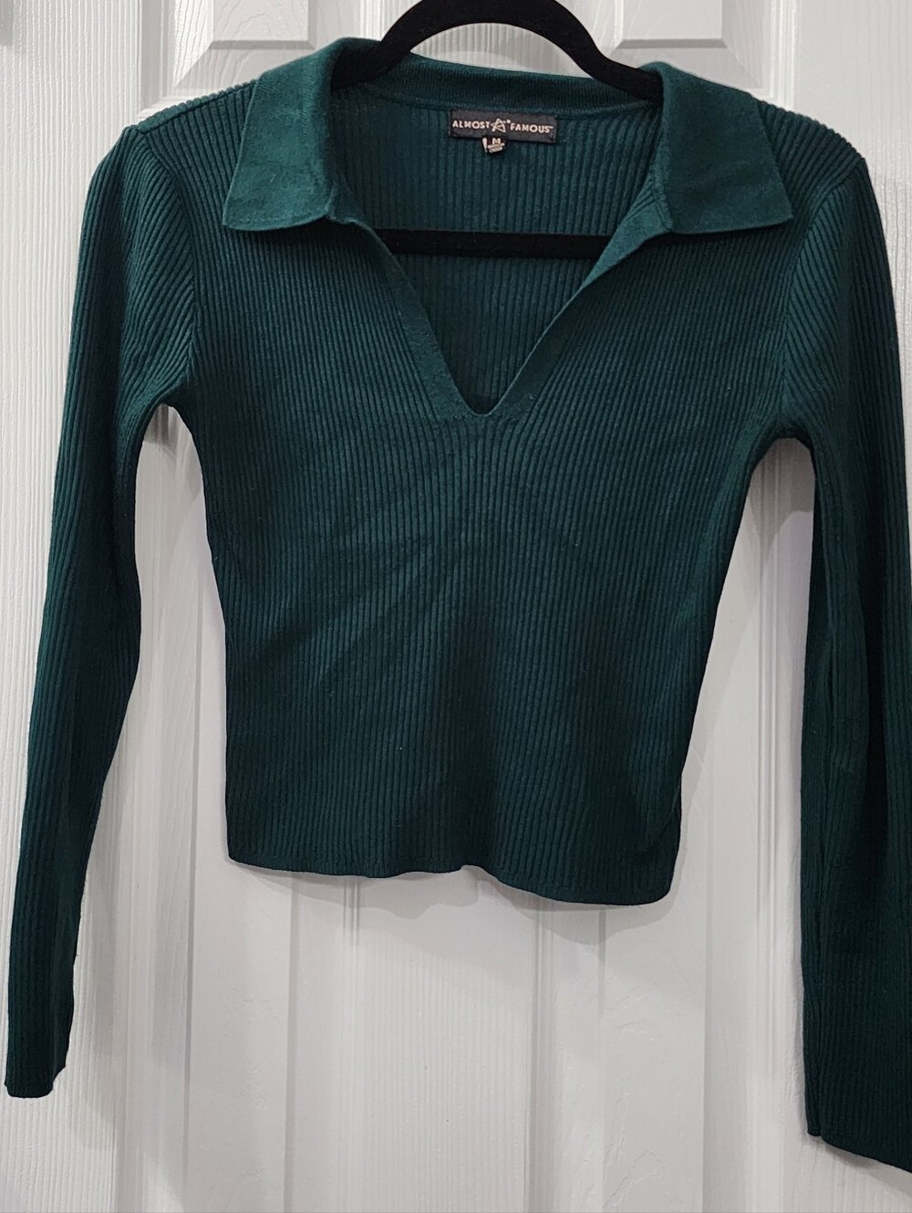 Almost Famous Deep Green Ribbed Long-Sleeve Crop Top Size: Medium